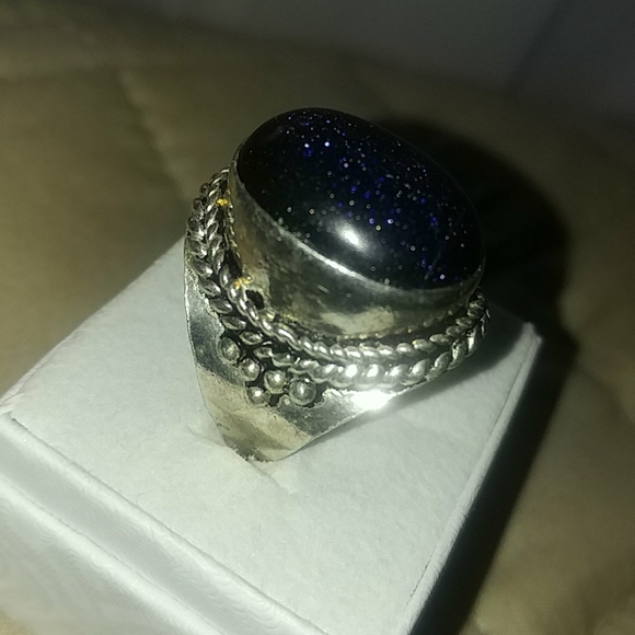 Ring - Picture 3 of 5